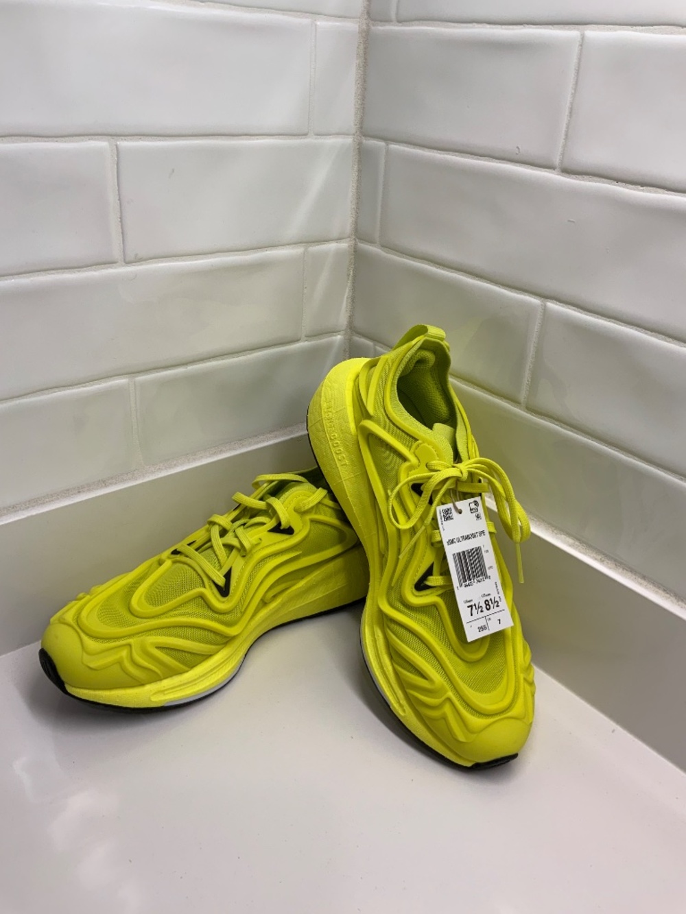 Stella McCartney- Adidas Size 8 1/2, Athletic Shoes Yellow. New w/tags and box. - Picture 8 of 11